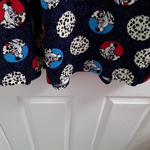 LuLaRoe Disney Villans Cruella Deville The Perfect Tee Tunic Unicorn - Picture 5 of 7